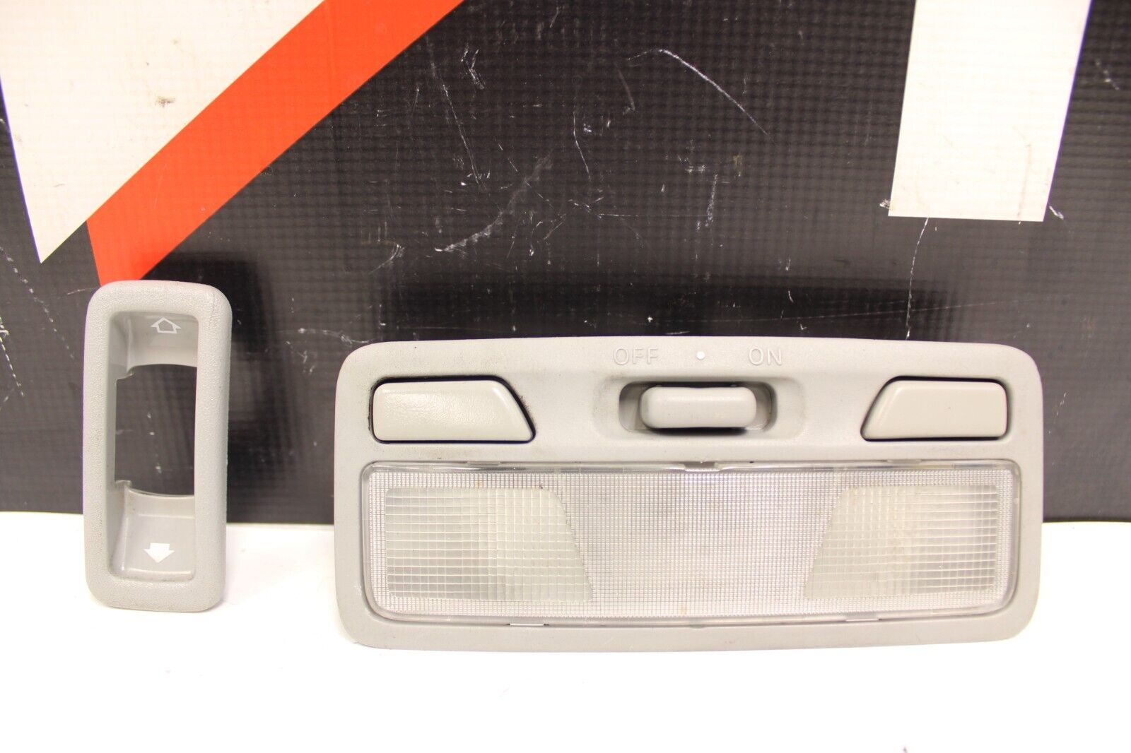 03-06 Mitsubishi Evolution EVO 8 9 OEM Overhead Dome Light Assembly