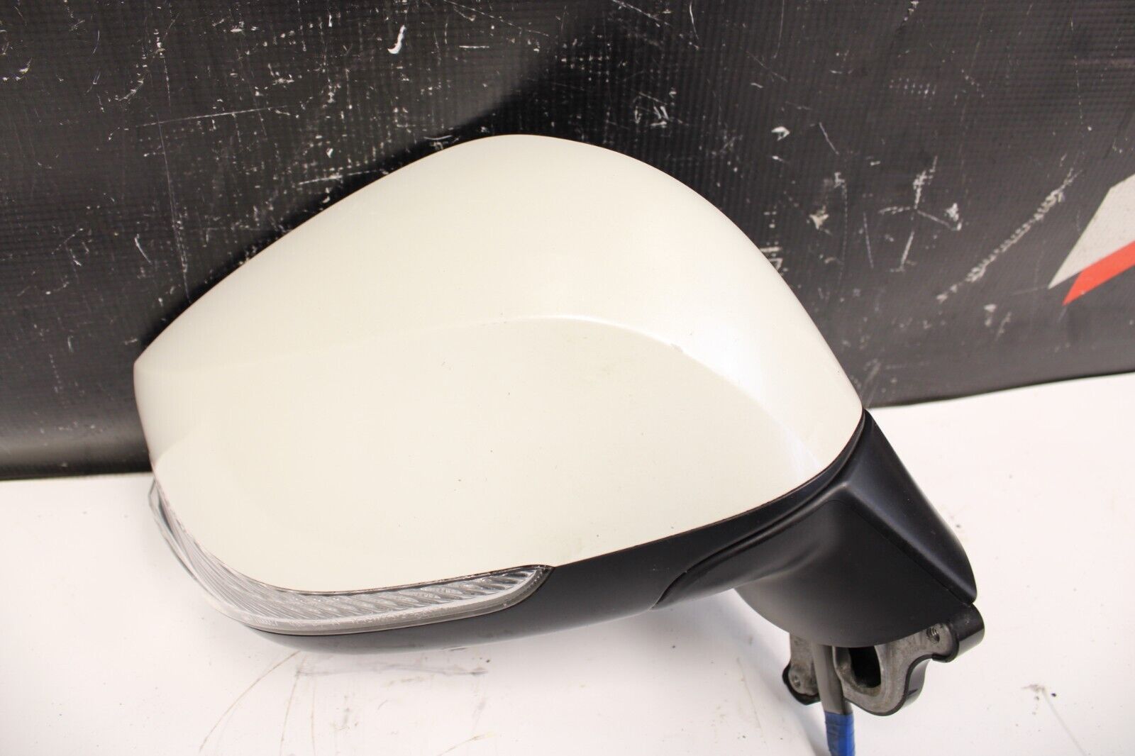 2017-2020 INFINITI Q60 RIGHT SIDE DOOR EXTERIOR PASSENGER SIDE VIEW MIRROR OEM