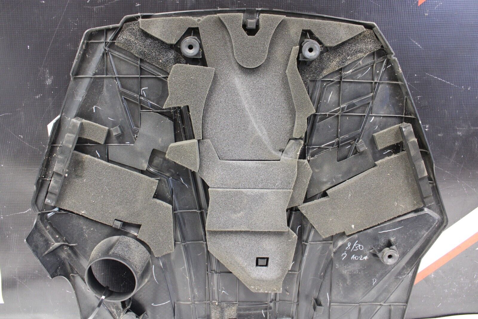 16-18 Q50 / 17-18 Q60 - ENGINE MOTOR VALVE COVER PLASTIC TRIM SHROUD OEM