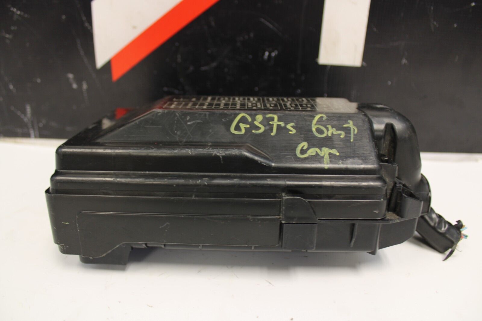 INFINITI G37S Manual OEM FUSE JUNCTION BOX 284B71BN0A