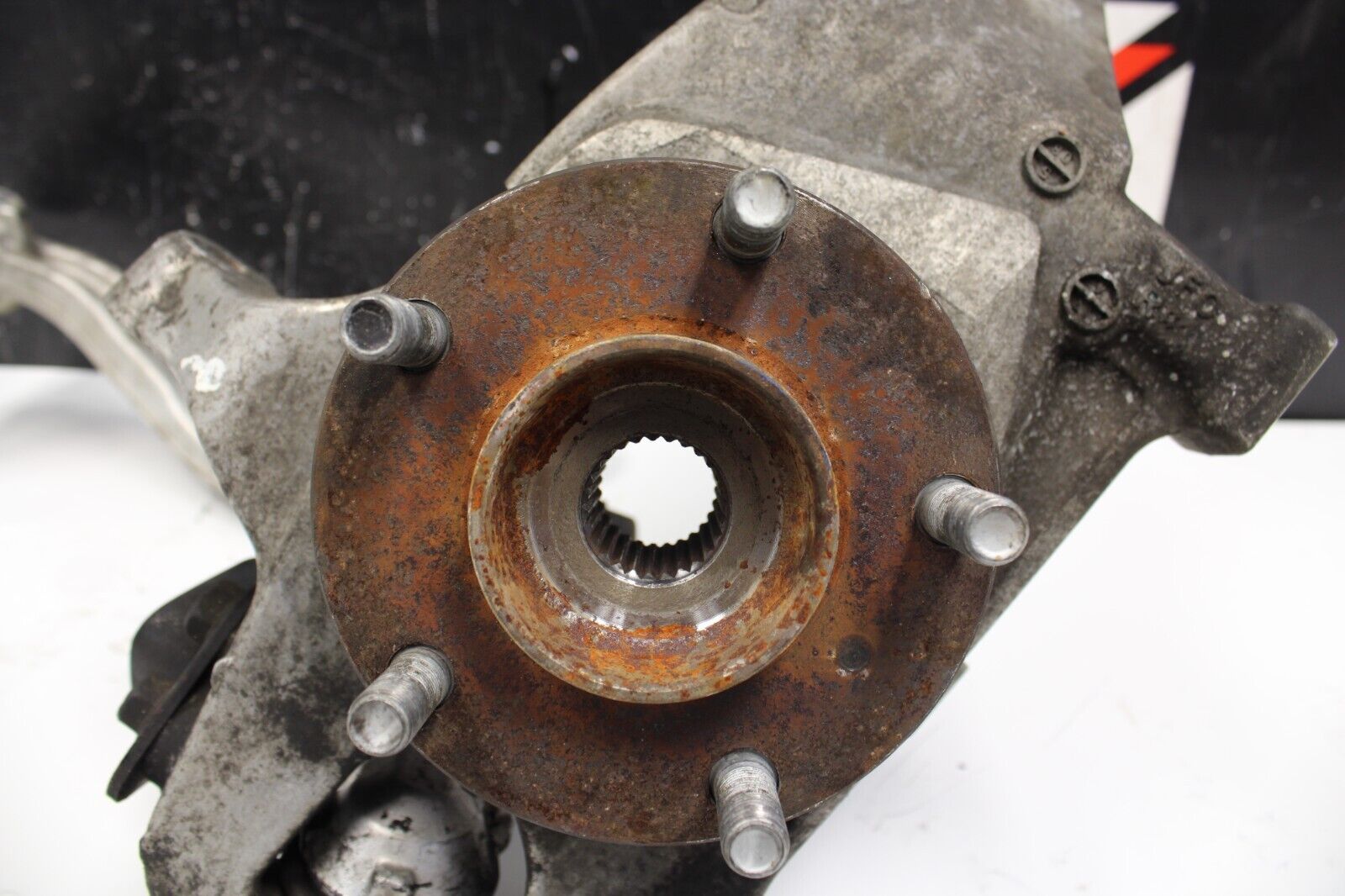2010 Nissan GT-R R35 Front RH Right Side Knuckle Spindle Arm Knee Assembly OEM