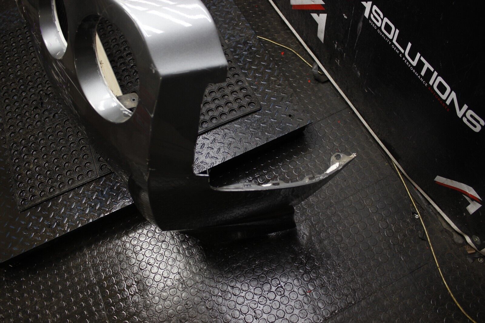 2009-2015 NISSAN GTR GT-R R35 REAR BUMPER COVER OEM W/ SEIBON VALENCE *DAMAGE*