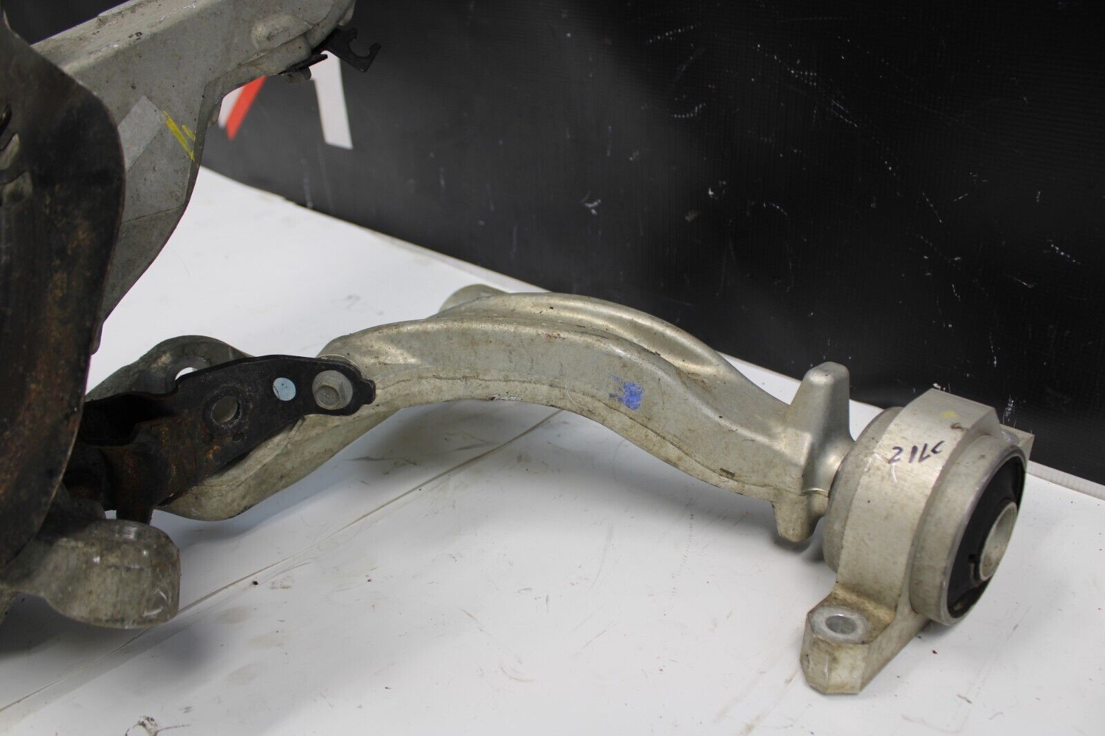 NISSAN 370Z REAR LEFT SUSPENSION CONTROL ARM SPINDLE HUB KNUCKLE OEM 09-20