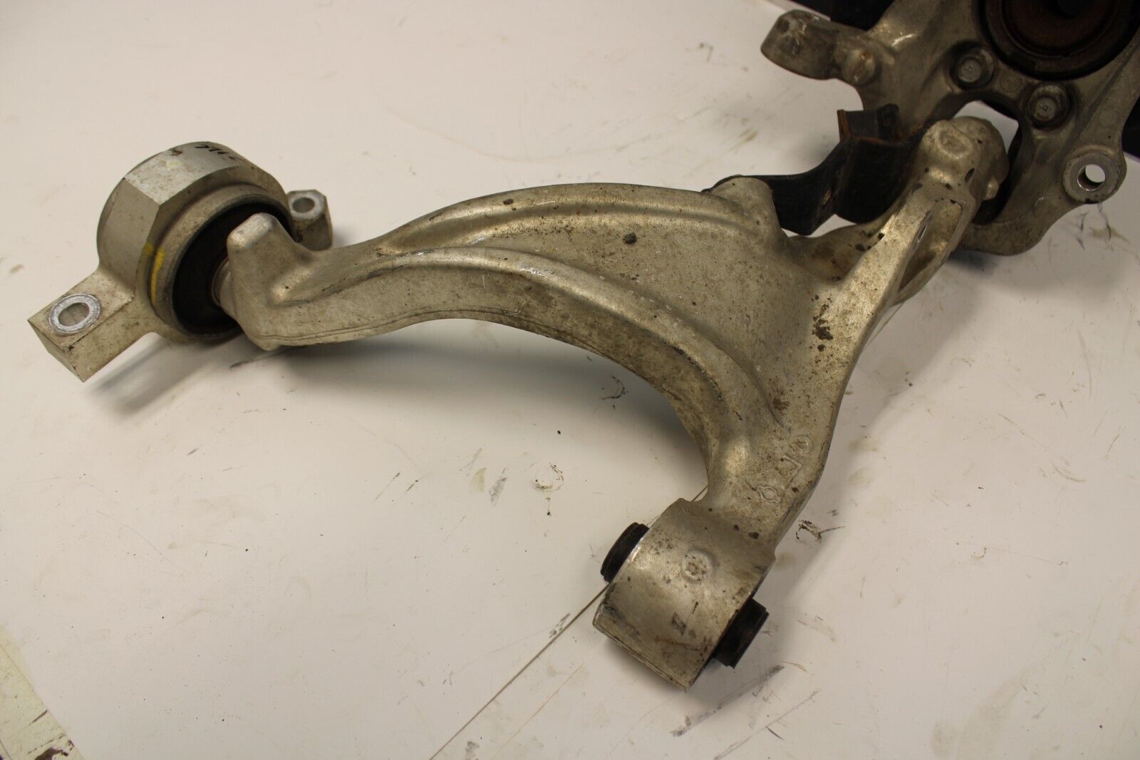 NISSAN 370Z REAR LEFT SUSPENSION CONTROL ARM SPINDLE HUB KNUCKLE OEM 09-20