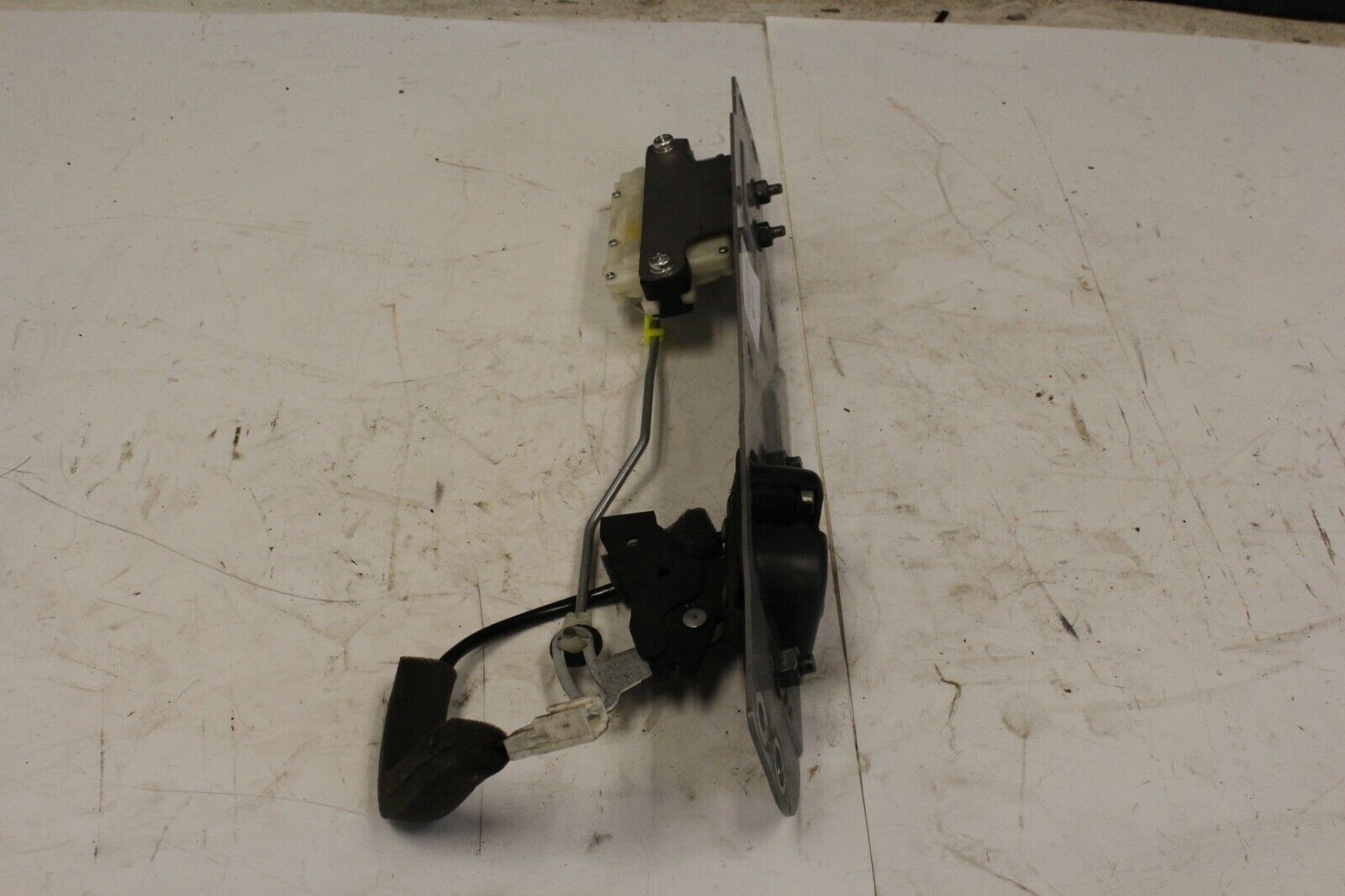 09-20 NISSAN 370Z COUPE TRUNK LID LIFTGATE LOCK LATCH POWER ACTUATOR MOTOR
