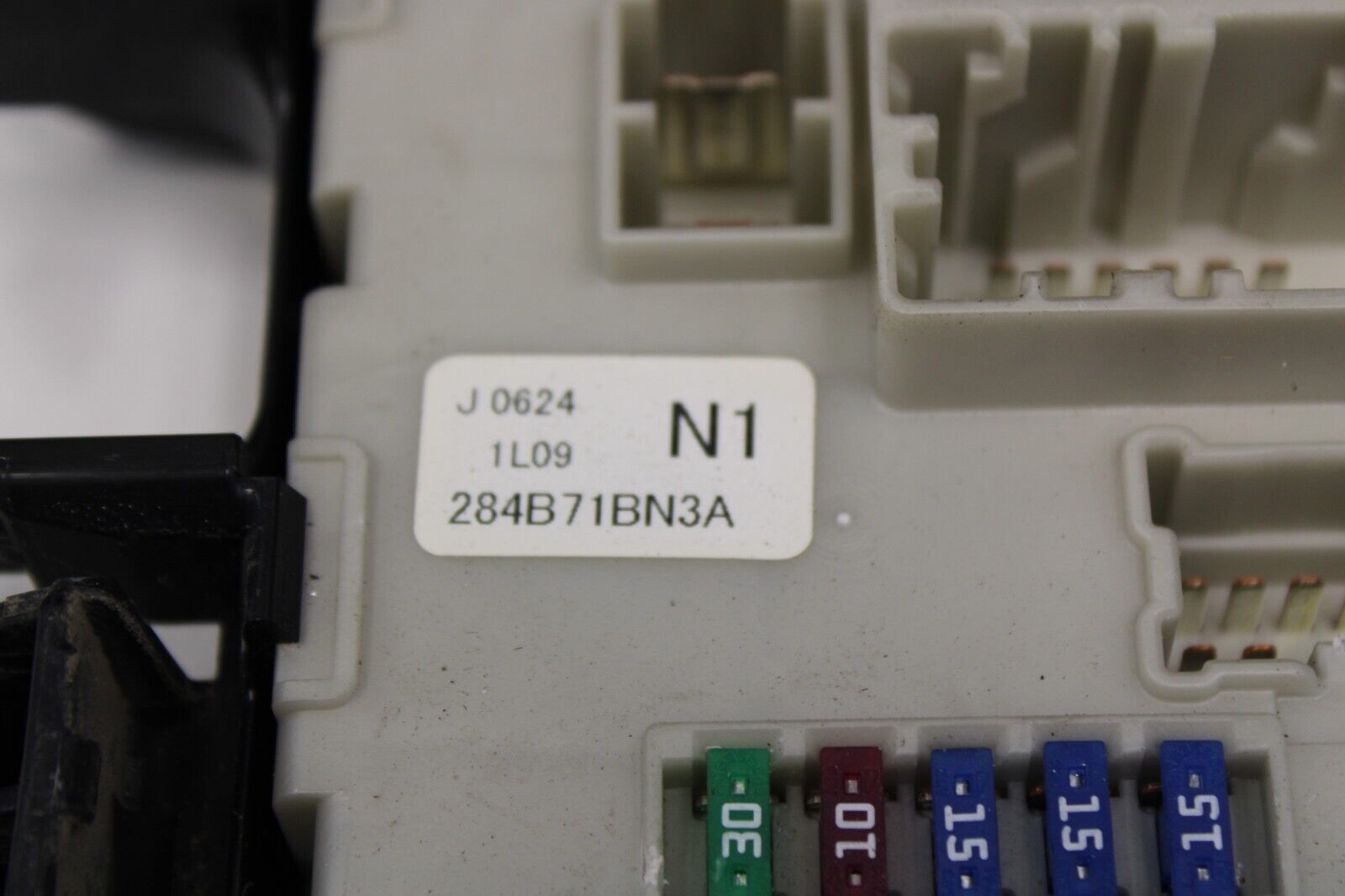2012 Nissan 370z Nismo Engine Fuse Box IPDM 284B71BN3A OEM