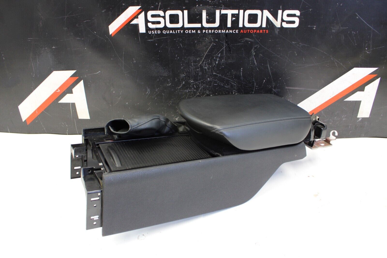 2009 NISSAN R35 GTR GT-R CENTER CONSOLE ARMREST ARM REST W/ CUP HOLDER