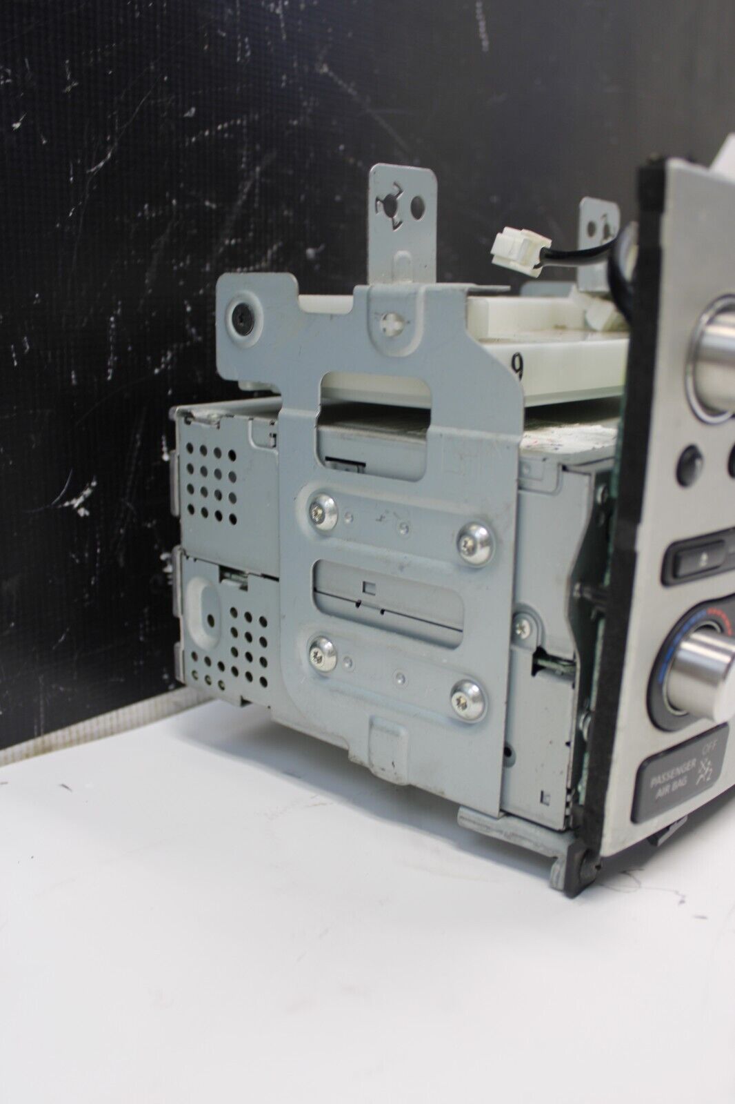 07-08 INFINITI G35 G37 DASH RADIO TEMPERATURE CONTROL BEZEL OEM USED