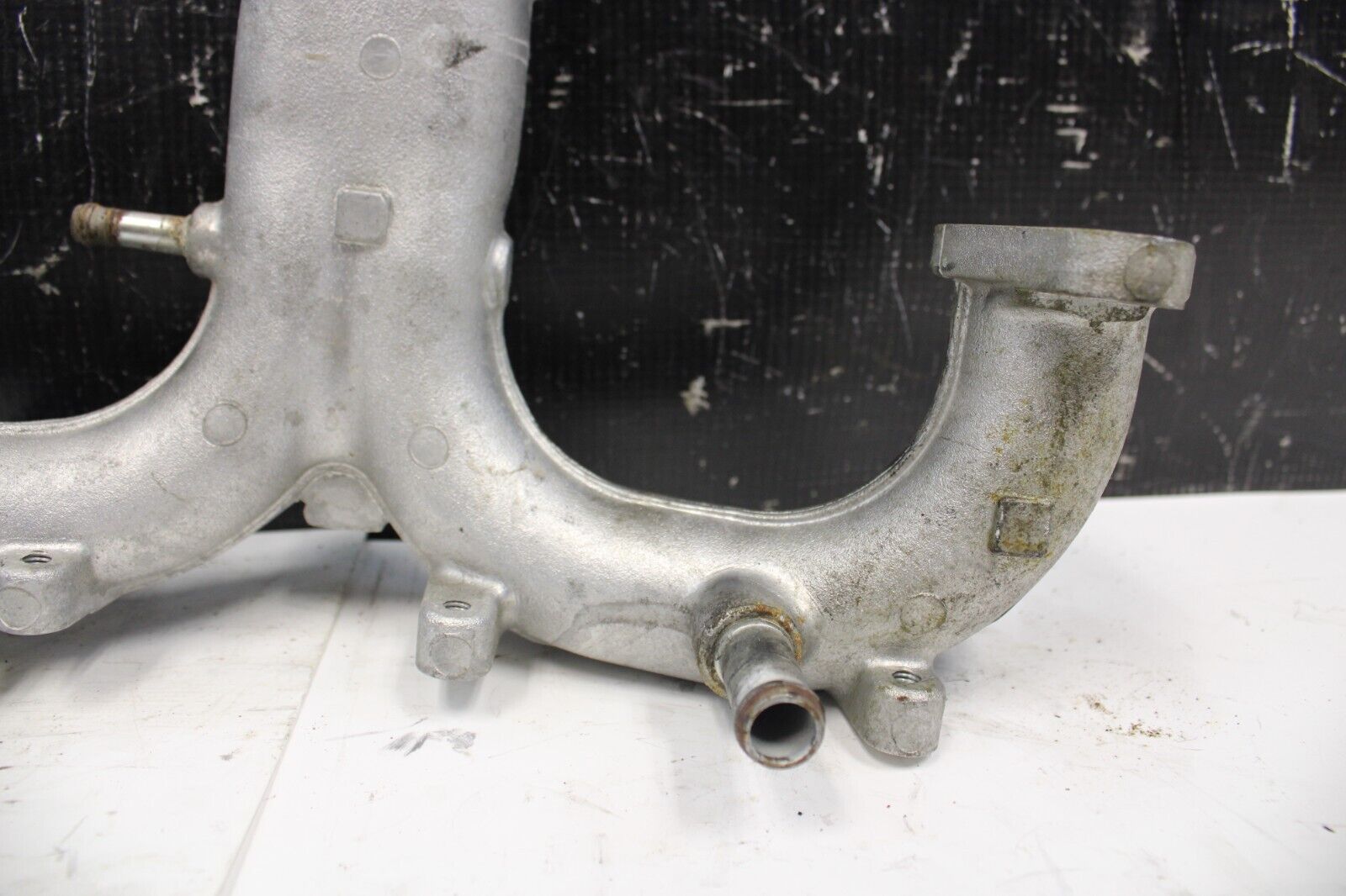 2009 NISSAN GT-R R35 VR38 3.8L AWD OEM ENGINE COOLANT WATER OUTLET PIPE