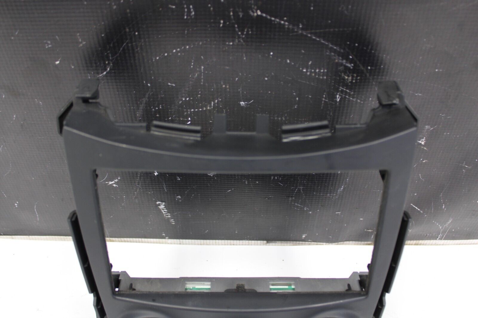 09-20 NISSAN 370Z A/C HEATER CONTROL DOUBLE DIN RADIO MOUNT BEZEL