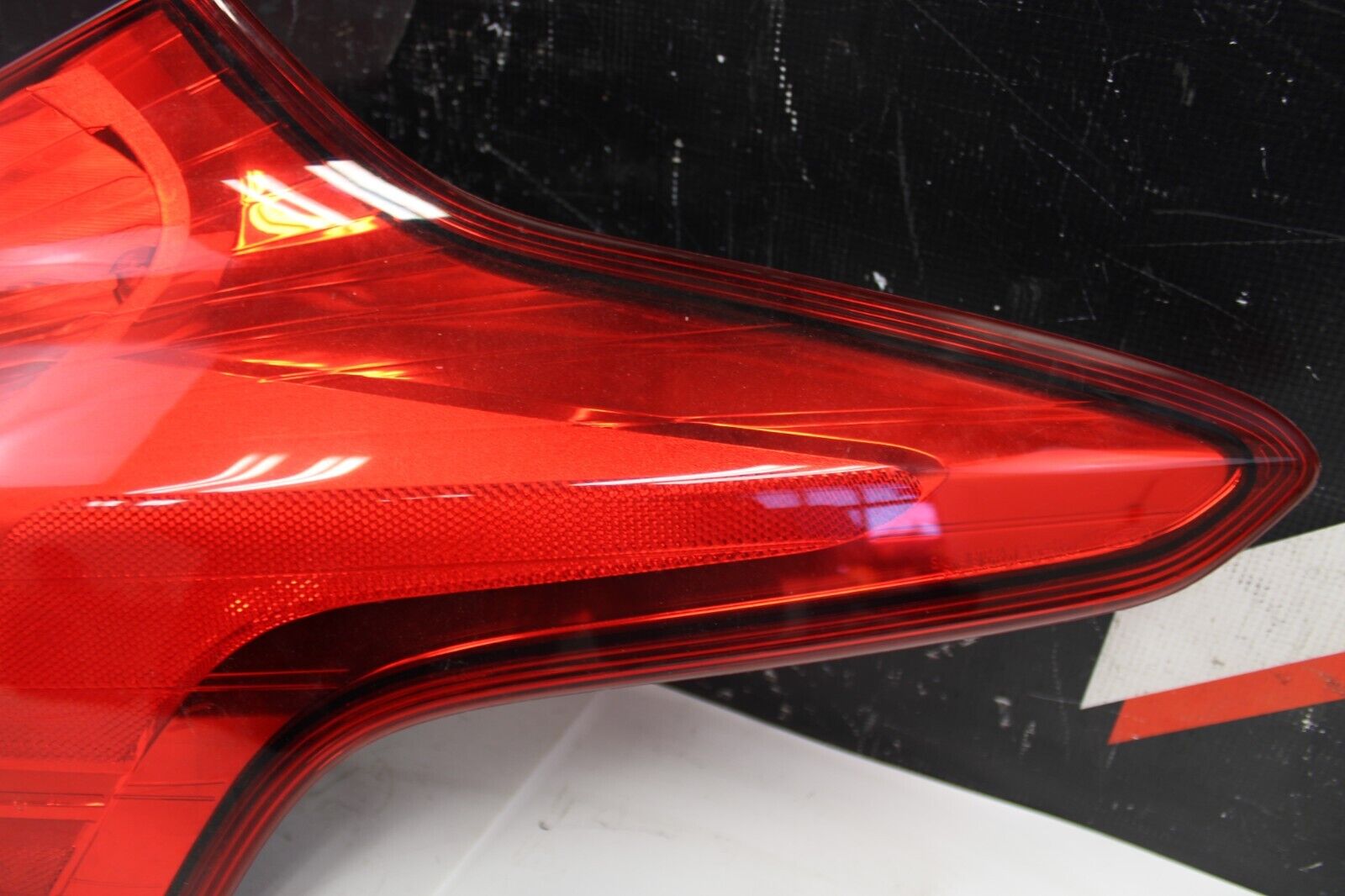 2013-2014 Ford Focus ST Hatchback Tail Light Pair