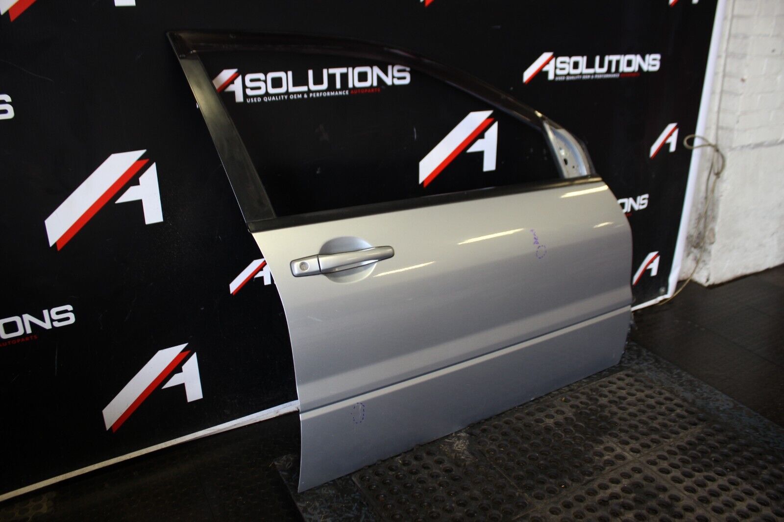 2003-2006 Mitsubishi Evolution 8 EVO VIII 9 FRONT PASSENGER SIDE DOOR