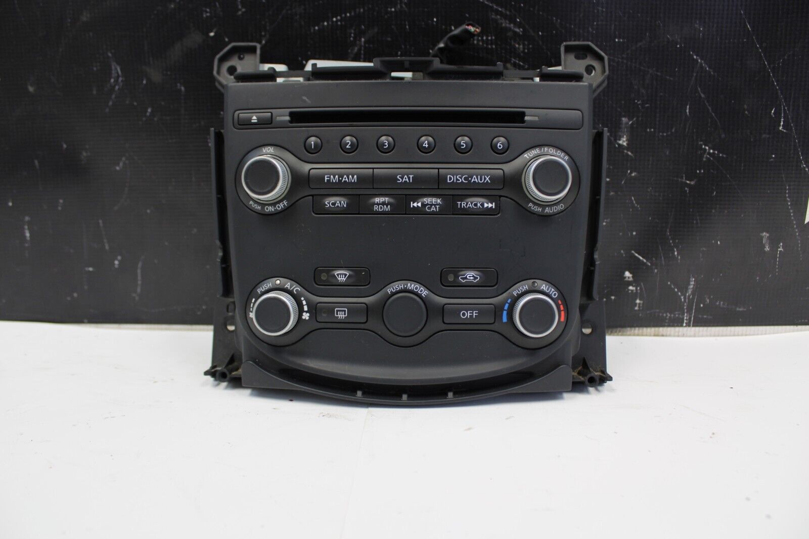 2014 370Z XM Radio AUX MP3 6 Disc CD Changer Player Trim Panel OEM