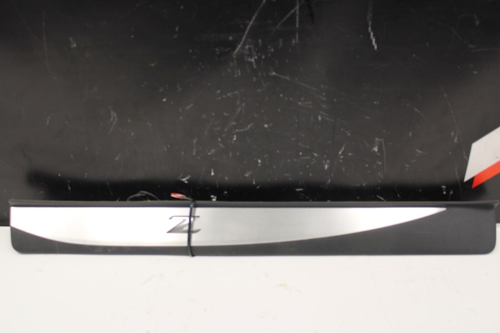 2009-2017 NISSAN 370Z RIGHT SIDE RH ILLUMINATED DOOR SILL SCUFF PLATE OEM