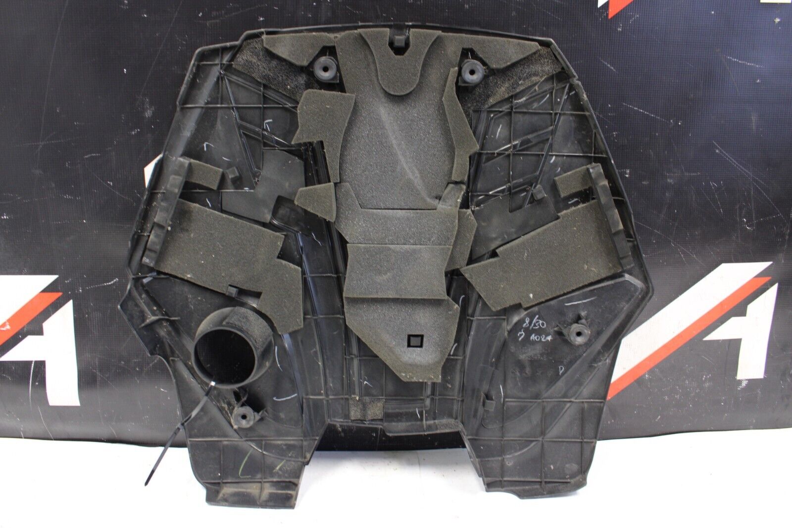 16-18 Q50 / 17-18 Q60 - ENGINE MOTOR VALVE COVER PLASTIC TRIM SHROUD OEM
