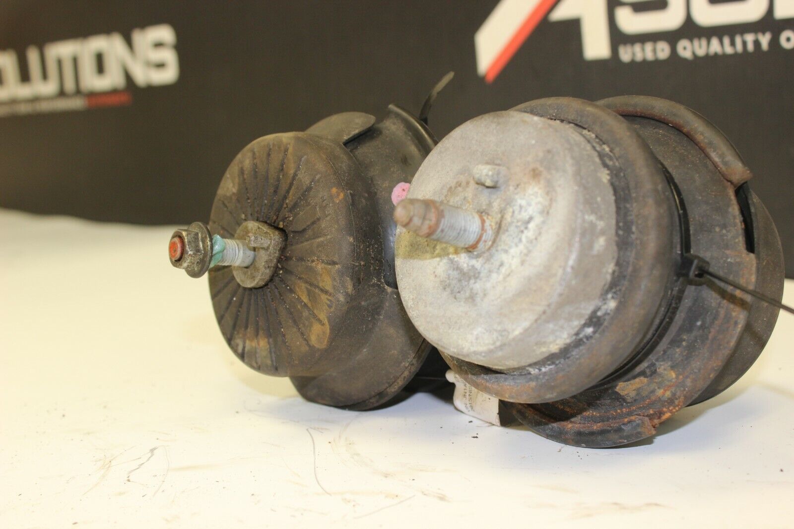 2015 NISSAN R35 GTR DBA FRONT ENGINE MOTOR MOUNTS SET LH/RH OEM