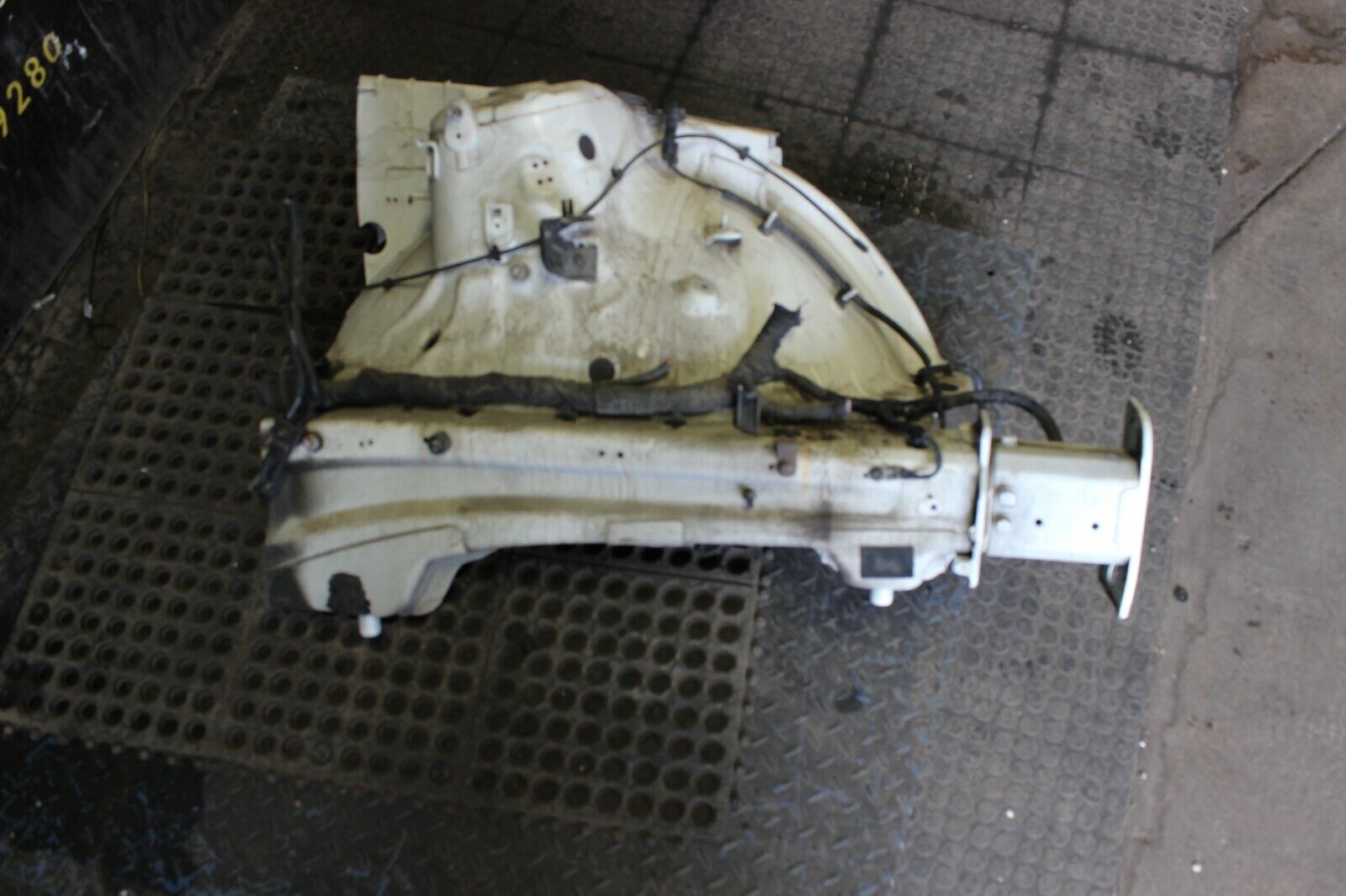 2009-2012 HYUNDAI GENESIS Coupe OEM LEFT DRIVER FRAME RAIL APRON ASSEMBLY