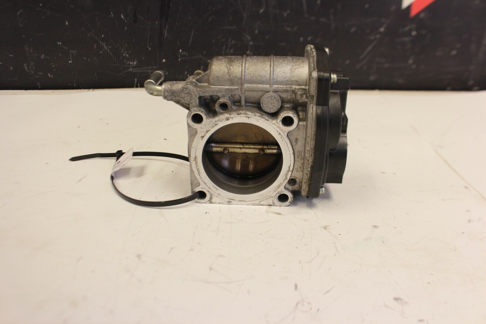 Used Right Passenger throttle body VQ37VHR 3.7L OEM 09-13 Infiniti G37