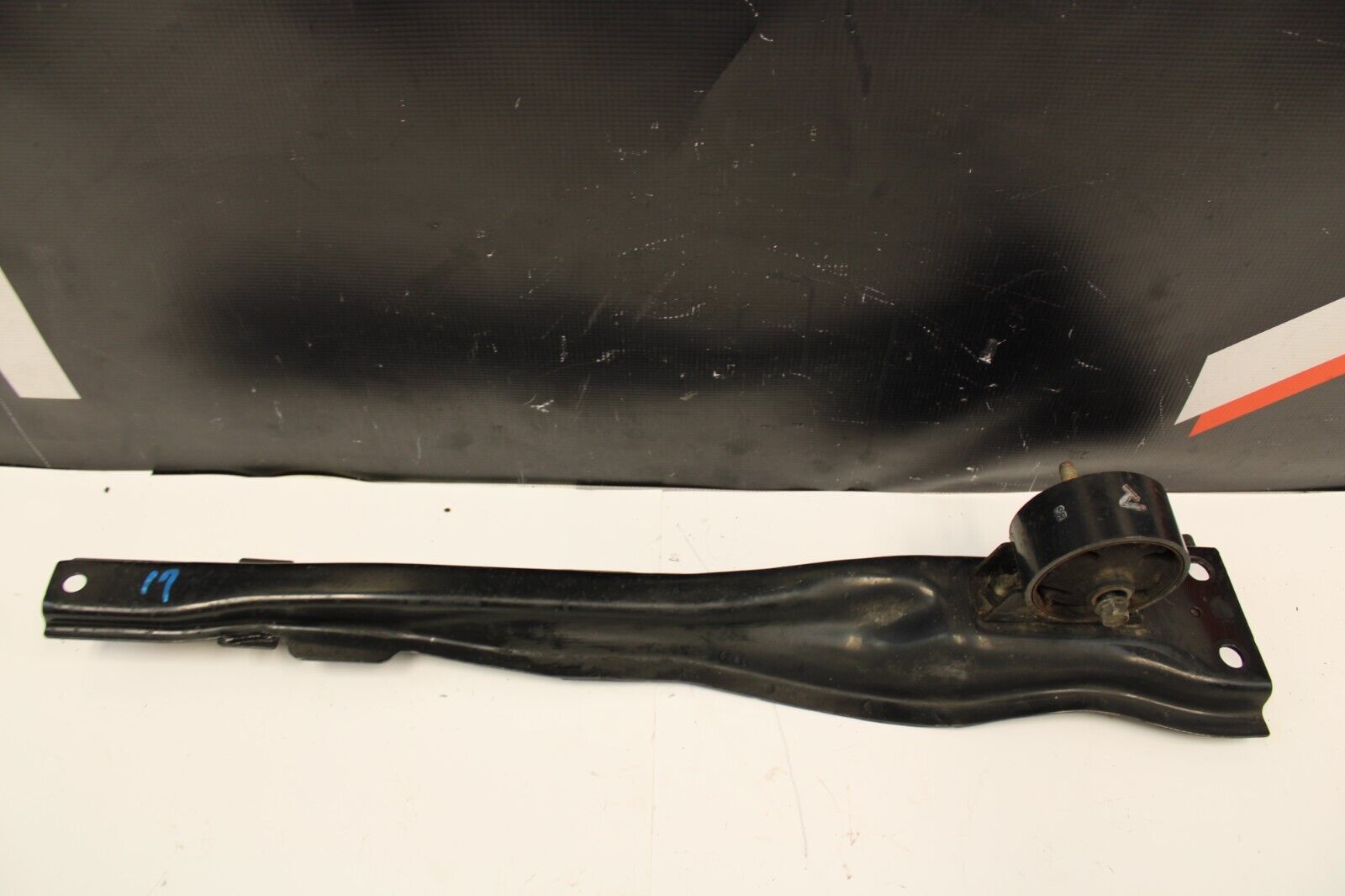08-15 MITSUBISHI EVOLUTION EVO X FRONT SUBFRAME TRANSMISSION MOUNT BRACKET OEM