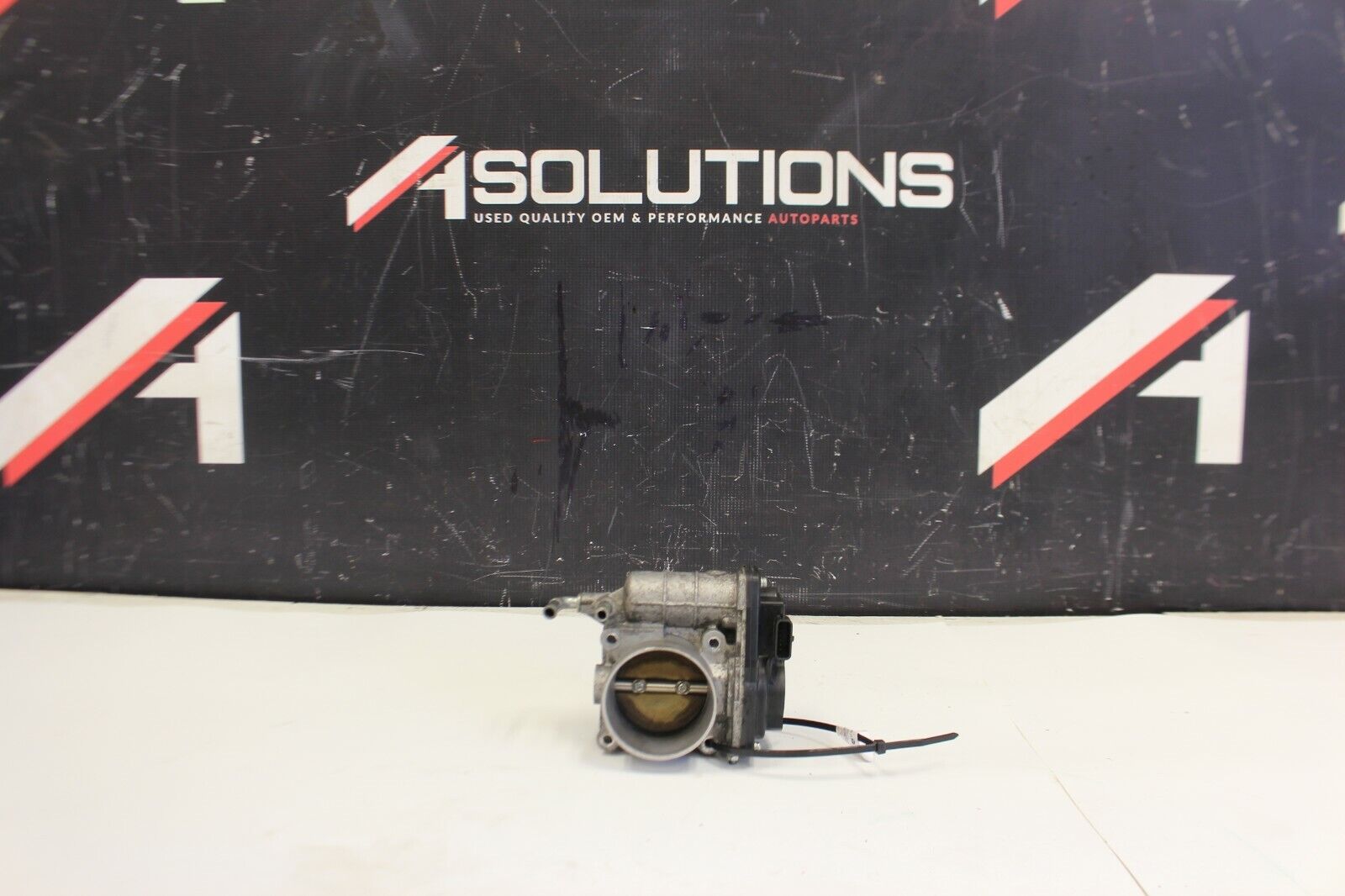 Used Left driver throttle body VQ37VHR 3.7L OEM 09-13 Infiniti G37