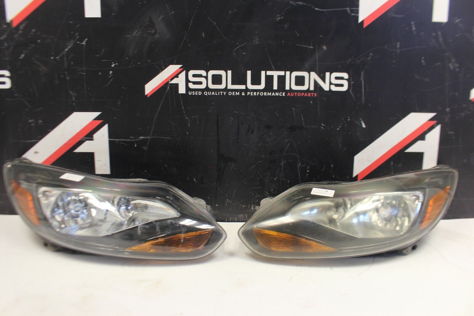12-14 Ford Focus Titanium ST Driver+Passenger Halogen OEM Black Headlight