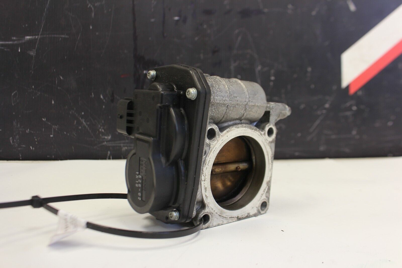Used Left driver throttle body VQ37VHR 3.7L OEM 09-13 Infiniti G37