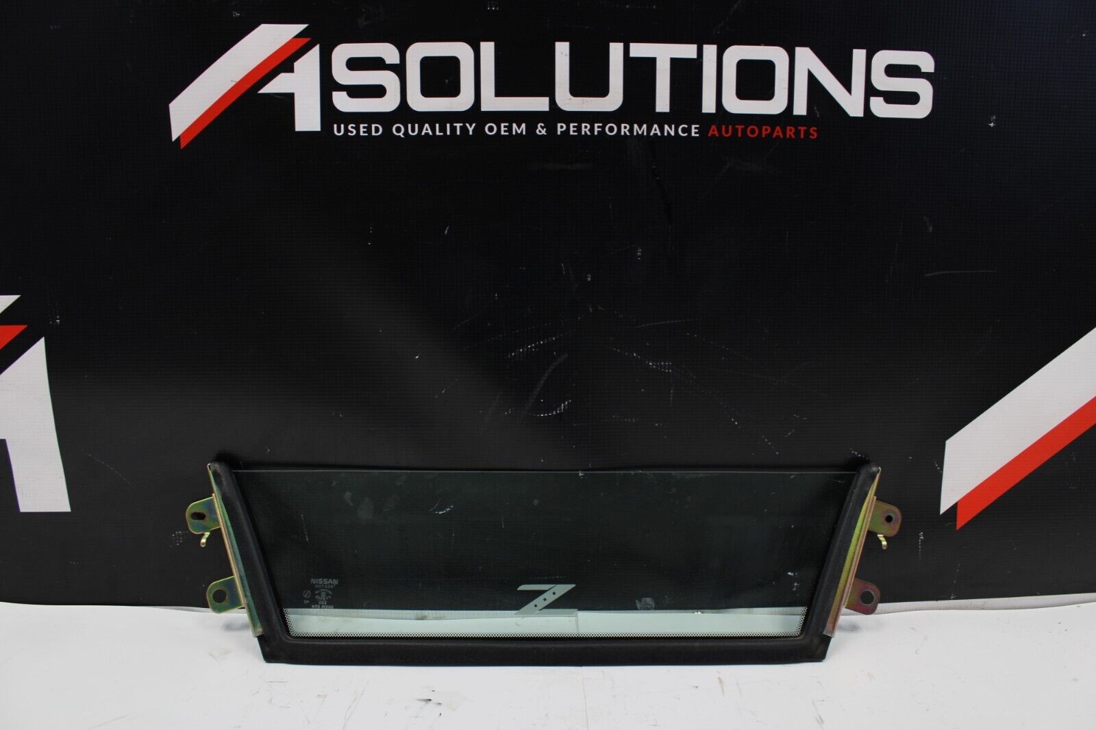 03-08 Nissan 350z Deflector Glass Convertible Glass Used OEM