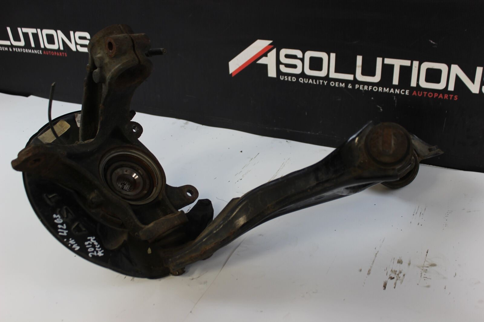 2013 Honda Accord Front Left Knee Assembly