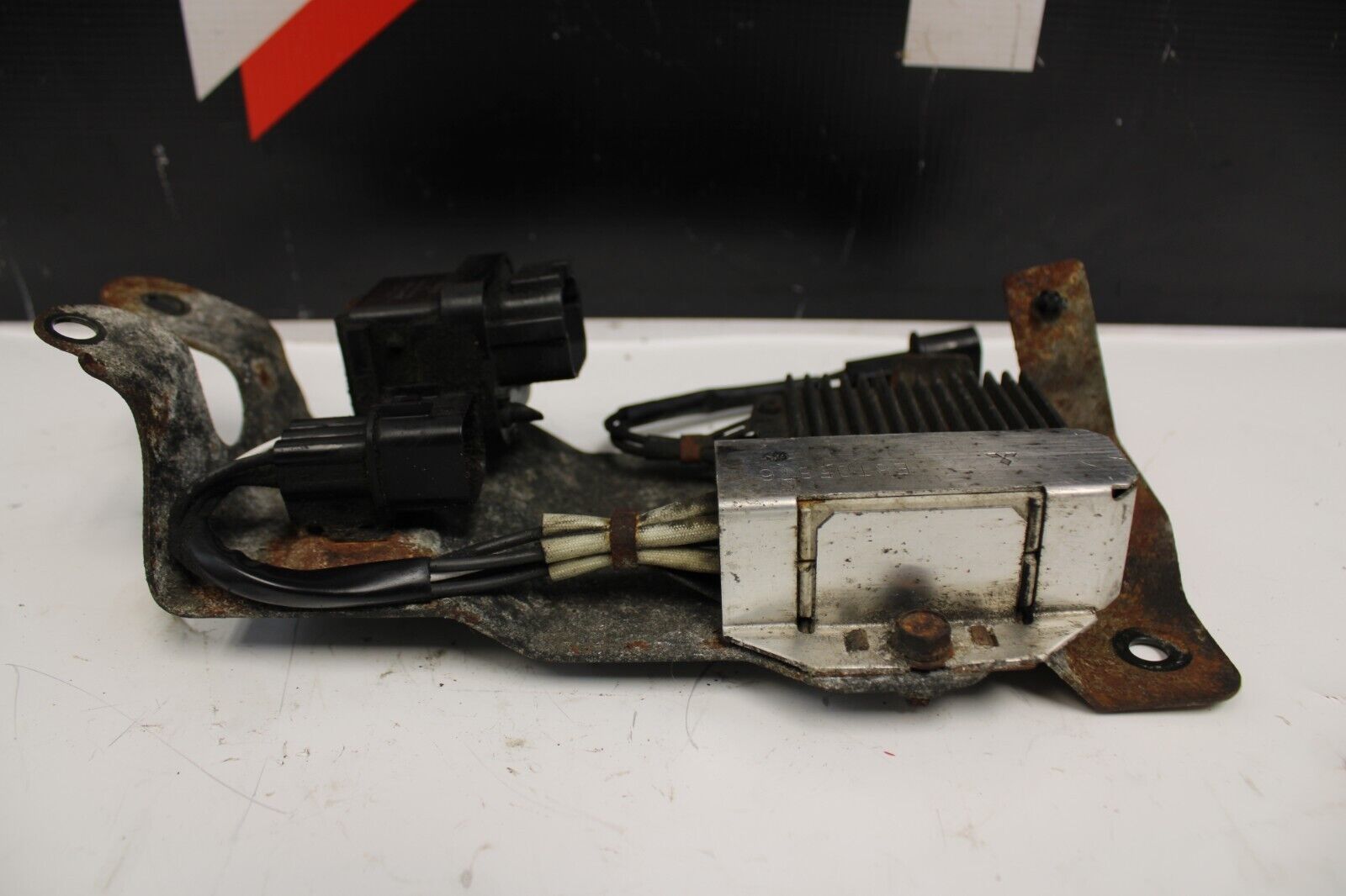 2003-2006 Mitsubishi Evolution Evo 8 9 Fuel Relay and Resistor OEM
