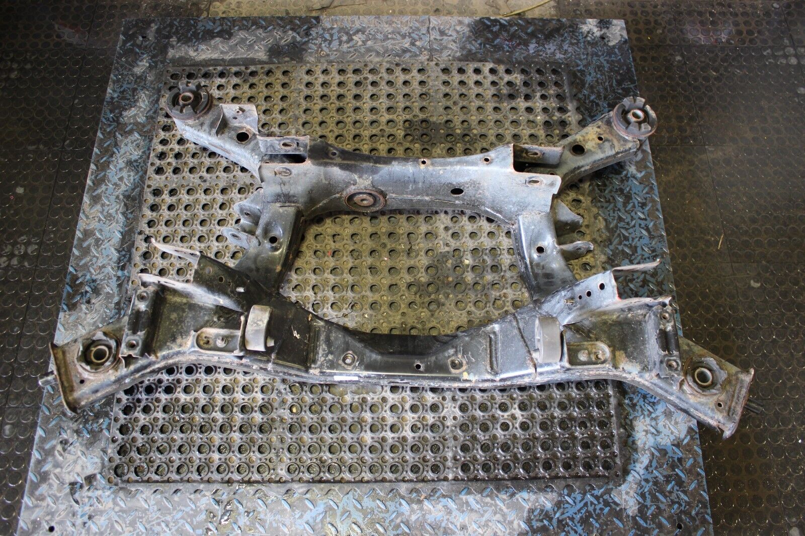 09-20 370Z Rear End Subframe Crossmember Assembly OEM Frame Support