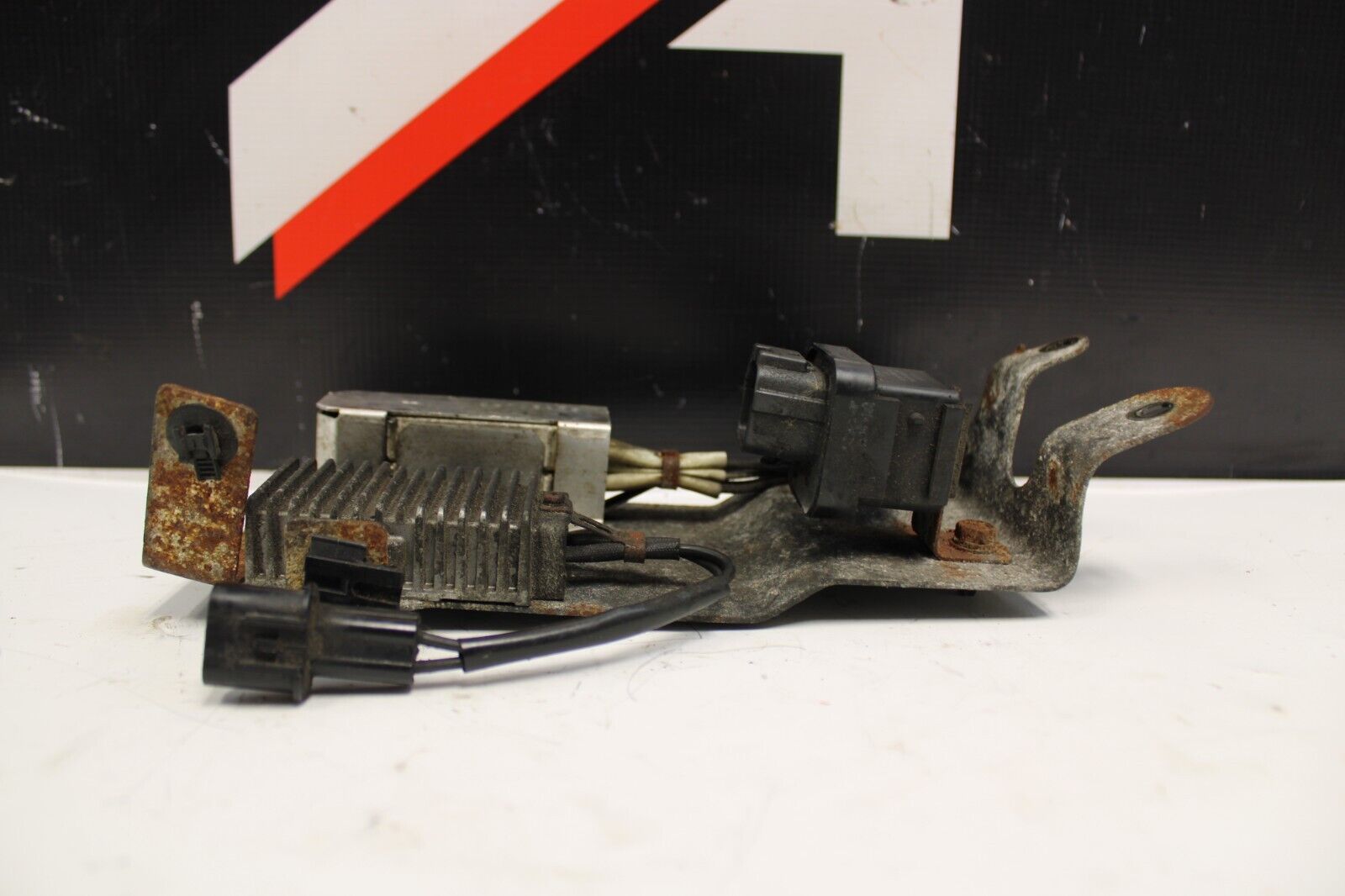 2003-2006 Mitsubishi Evolution Evo 8 9 Fuel Relay and Resistor OEM