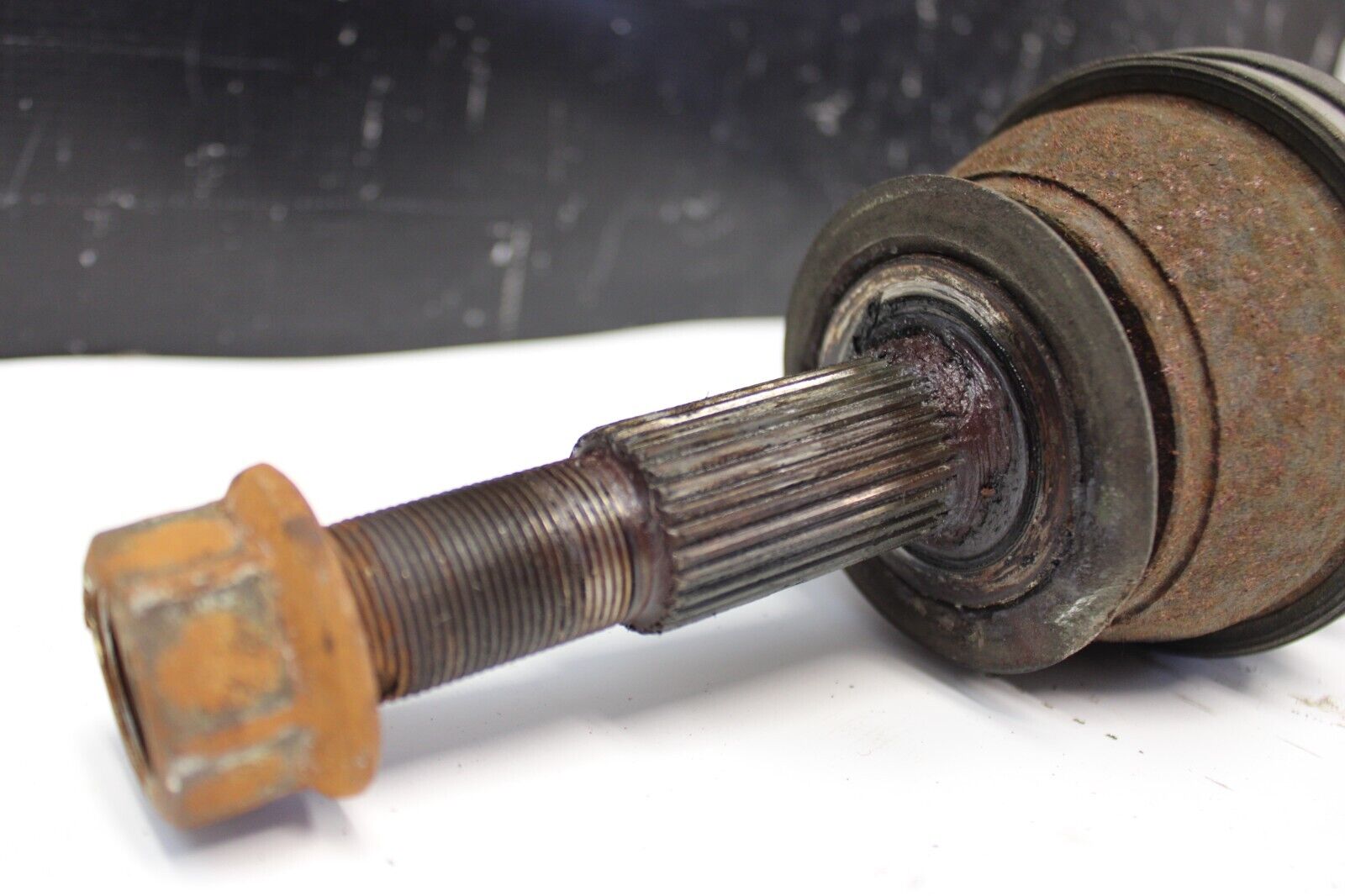 03-08 Nissan 350z/g35 rear drive axle shaft right passenger side OEM