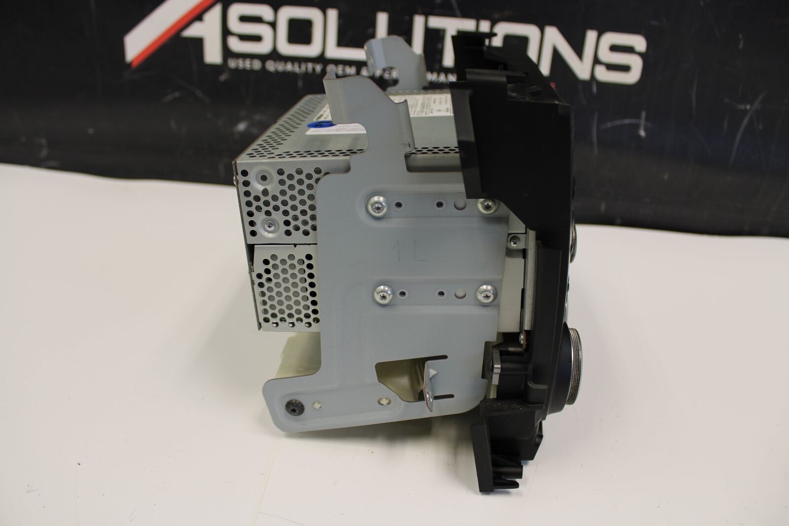 2009 370Z XM Radio AUX MP3 6 Disc CD Changer Player Trim Panel OEM