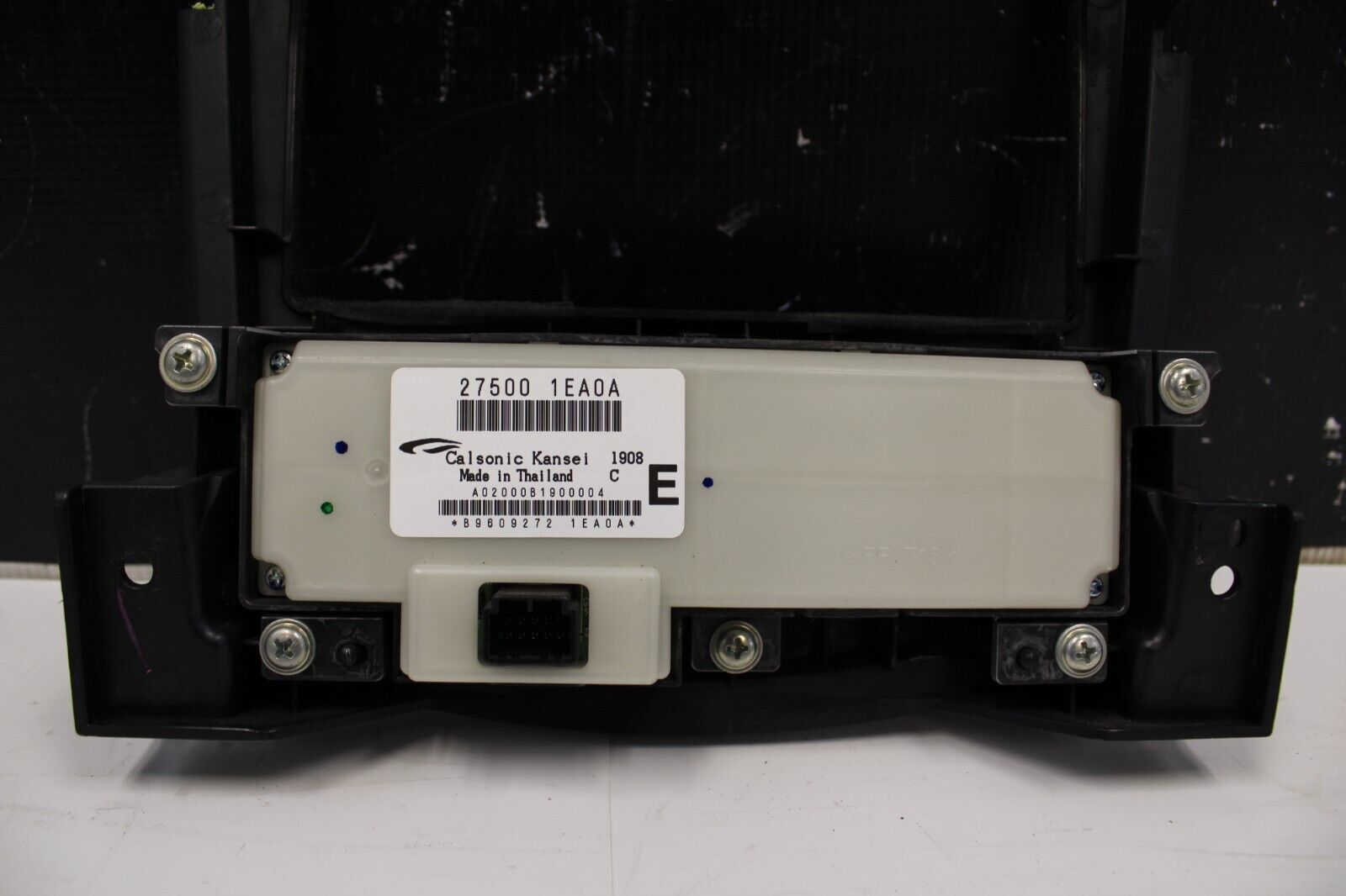 09-20 Nissan 370Z AC Controls Radio Bezel Trim