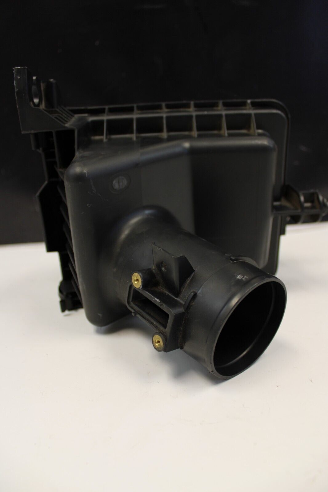 09-18 NISSAN GTR R35 RIGHT PASSENGER SIDE AIR CLEANER BOX INTAKE ASSEMBLY OEM
