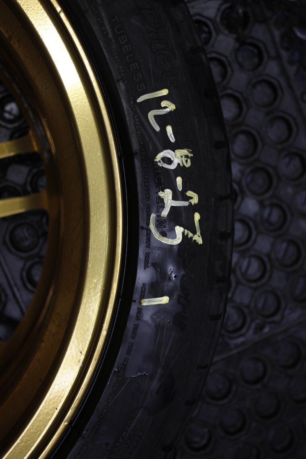 ENKEI RPF1 GOLD RIM(1)  5 X 114.3 17X7.5    S2000 SPEC