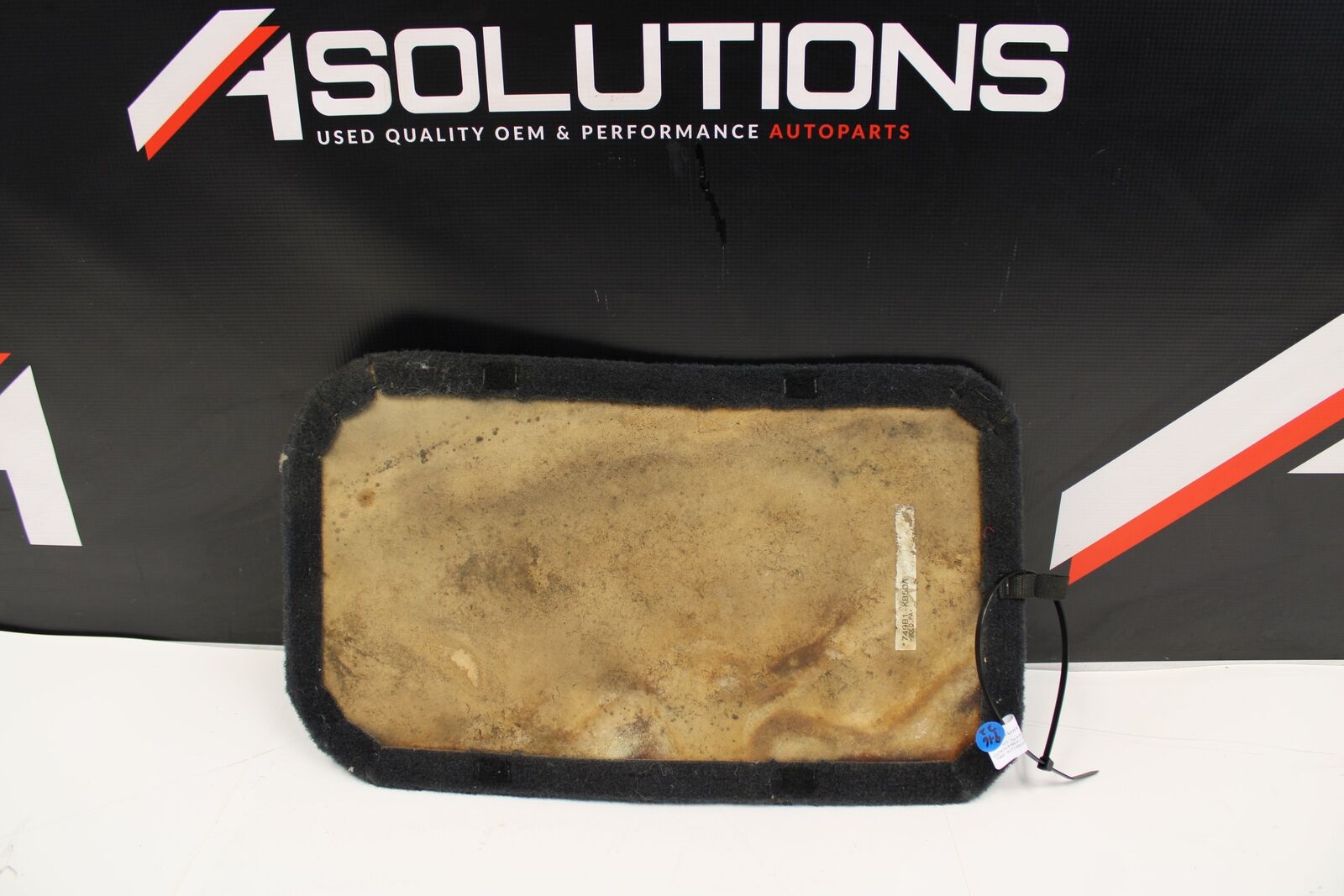2009 NISSAN R35 GTR FRONT RH FLOOR CARPET COMPARTMENT LID COVER 749B1-KB50A