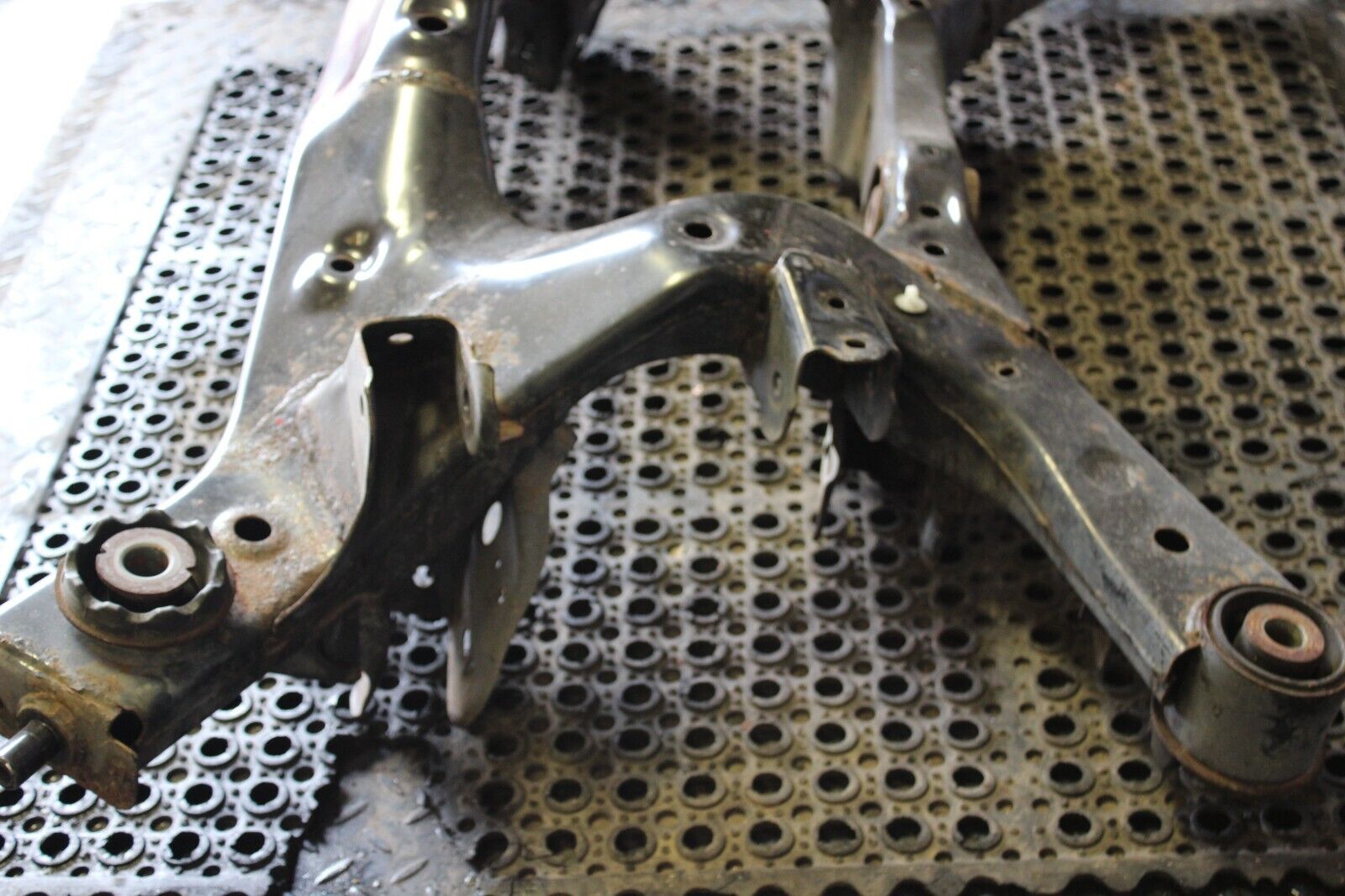 09-20 370Z Rear End Subframe Crossmember Assembly OEM Frame Support