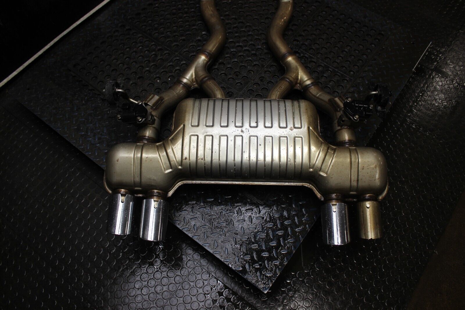 15-20 OEM BMW F80 F82 F83 M3 M4 Rear Exhaust Muffler Section Resonator S55