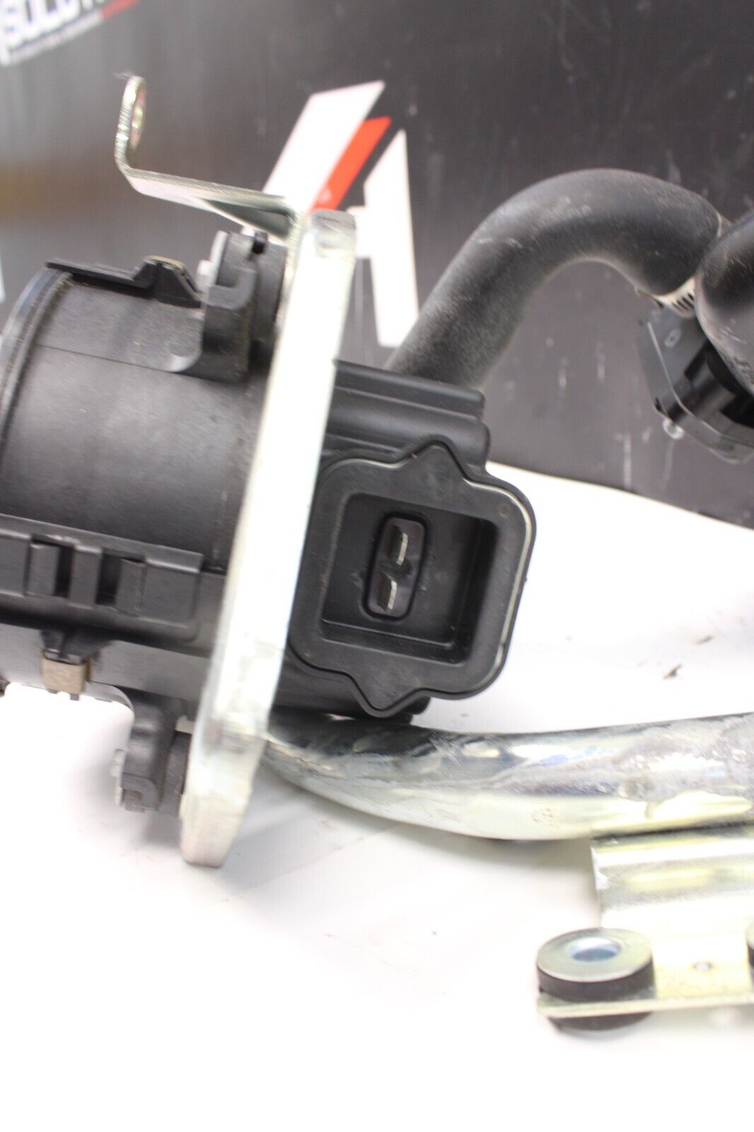09-15 Nissan GTR R35 VR38 AWD Secondary Air Injection Smog Pump 14810JF03B OEM