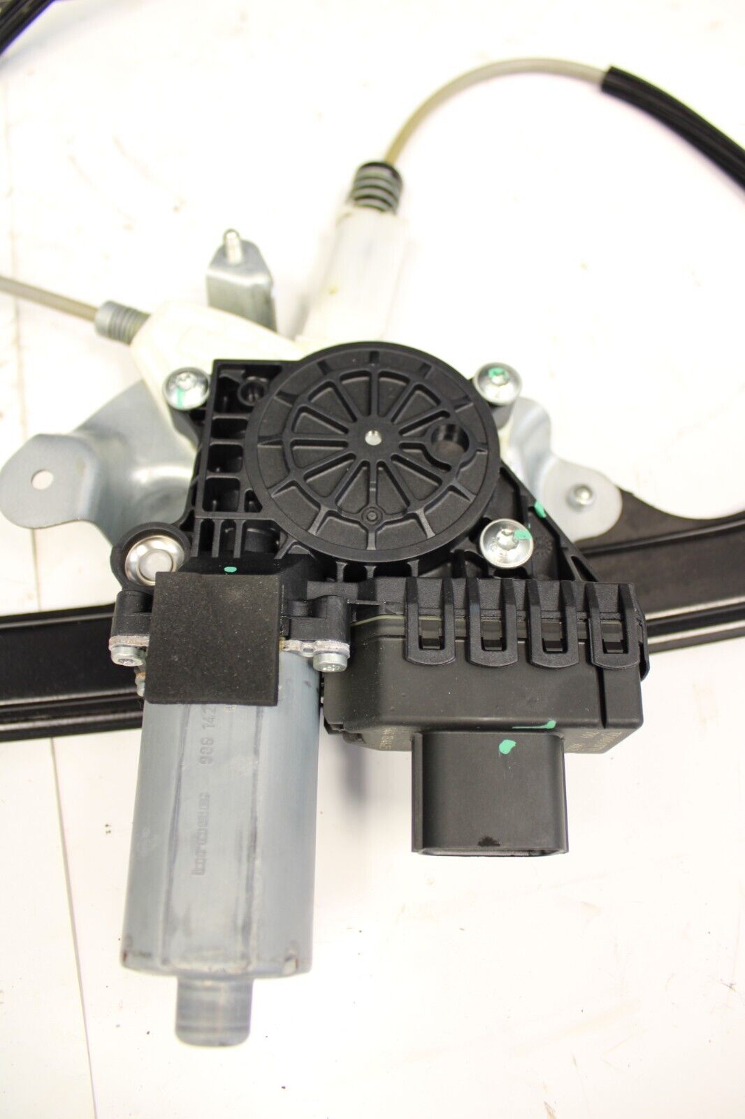 2009-2020 NISSAN GTR R35 WINDOW REGULATOR WITH MOTOR RIGHT PASSENGER SIDE