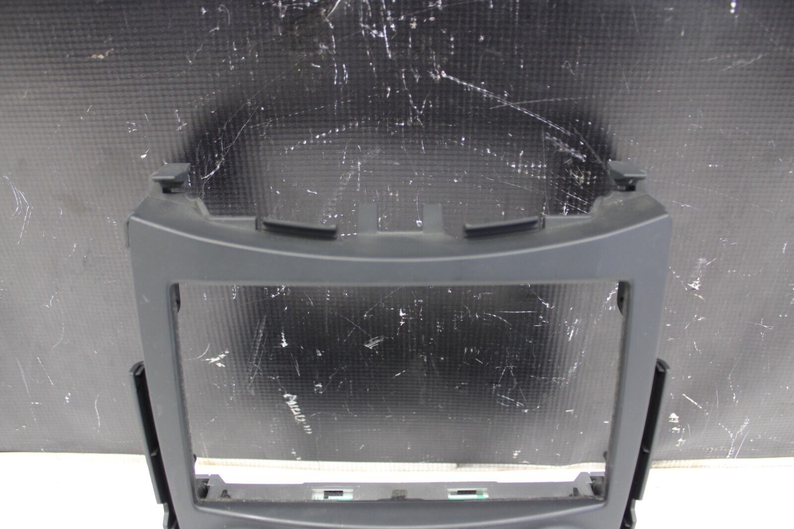 09-20 NISSAN 370Z A/C HEATER CONTROL DOUBLE DIN RADIO MOUNT BEZEL