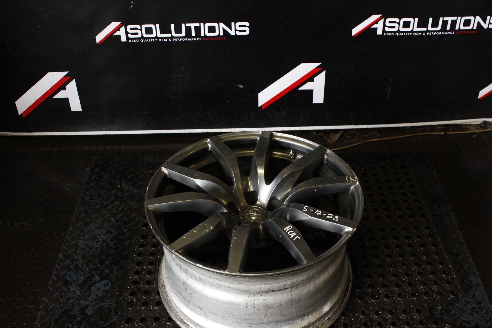 NISSAN 20x10.5 GTR R35 REAR ALLOY WHEEL RIM GREY OEM