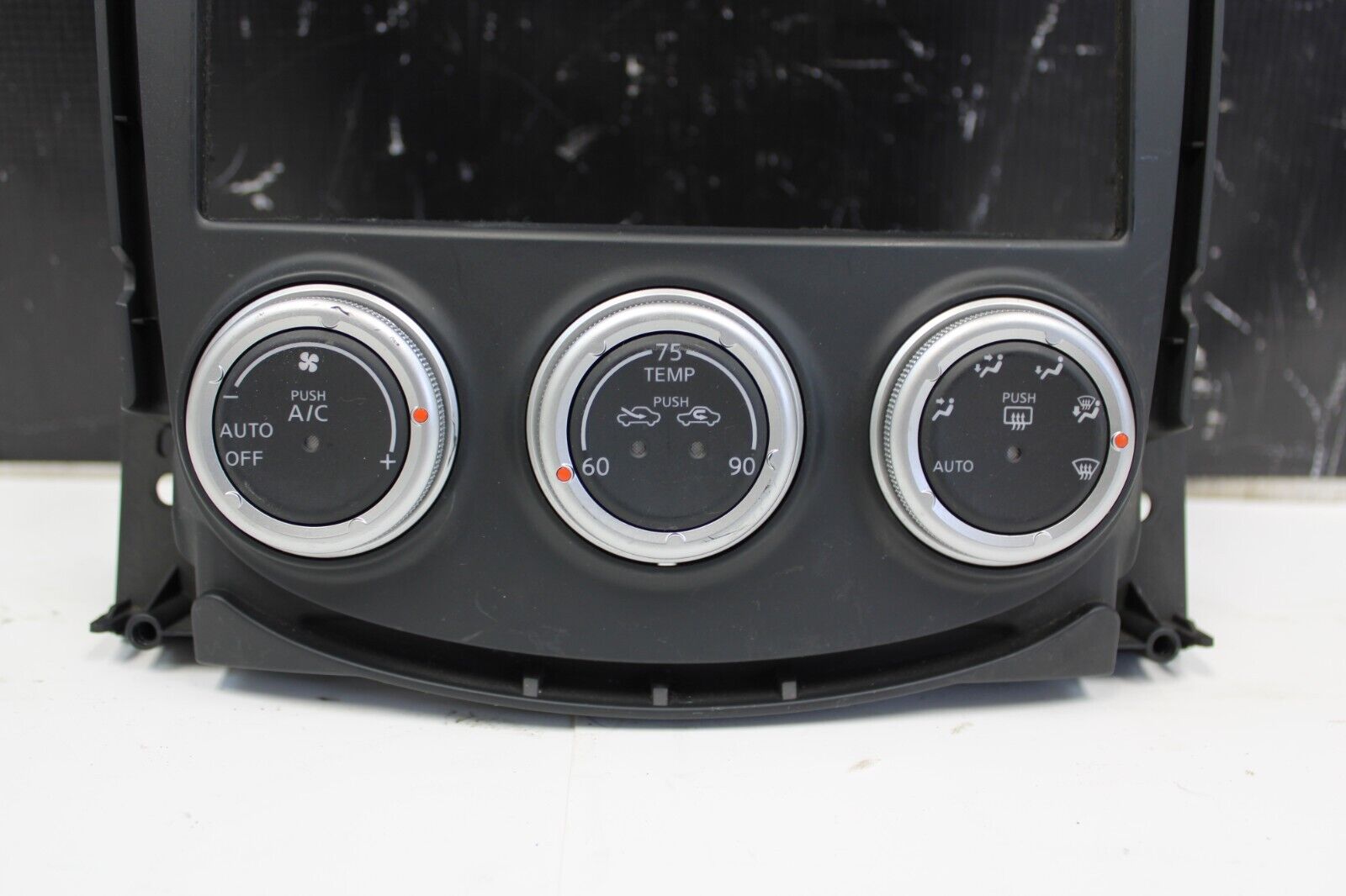09-20 NISSAN 370Z A/C HEATER CONTROL DOUBLE DIN RADIO MOUNT BEZEL