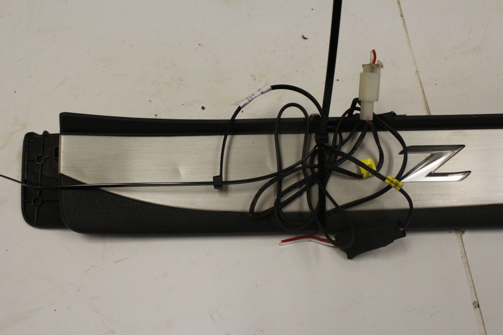 2017 NISSAN NISMO 370Z LEFT & RIGHT DOOR ENTRY ILLUMINATED SCUFF PLATE SILL OEM