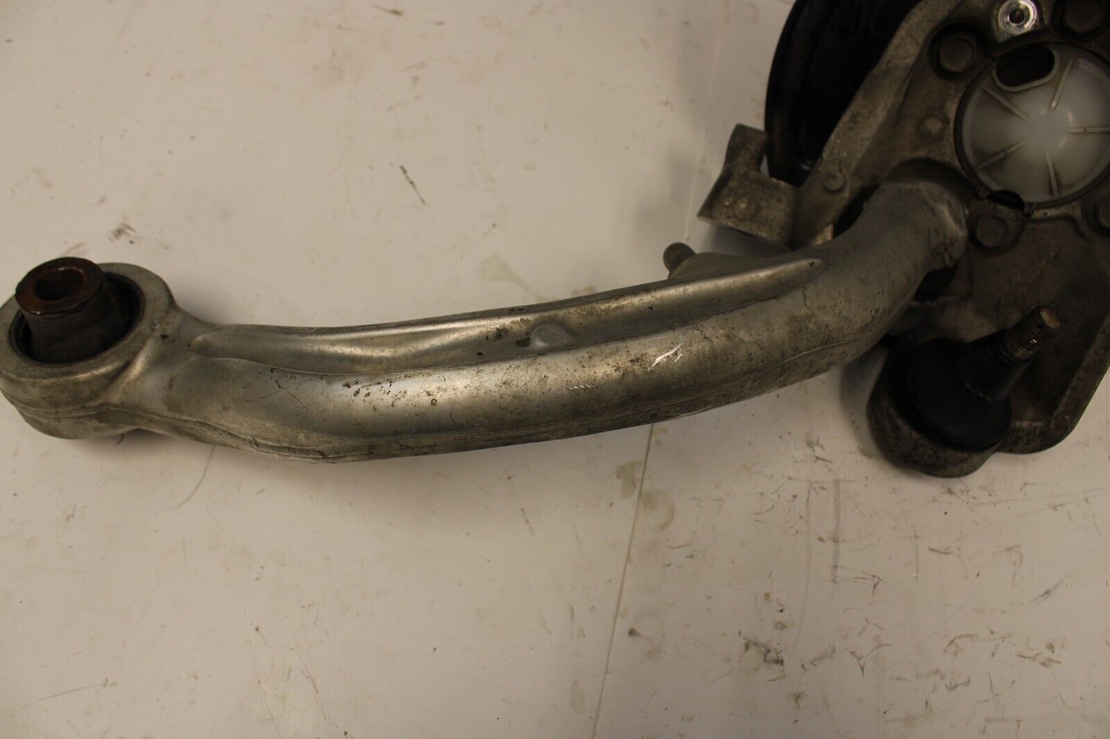 2003-2007 NISSAN 350Z G35 COUPE SEDAN RWD FRONT SPLINDLE LEFT KNEE ASSY OEM