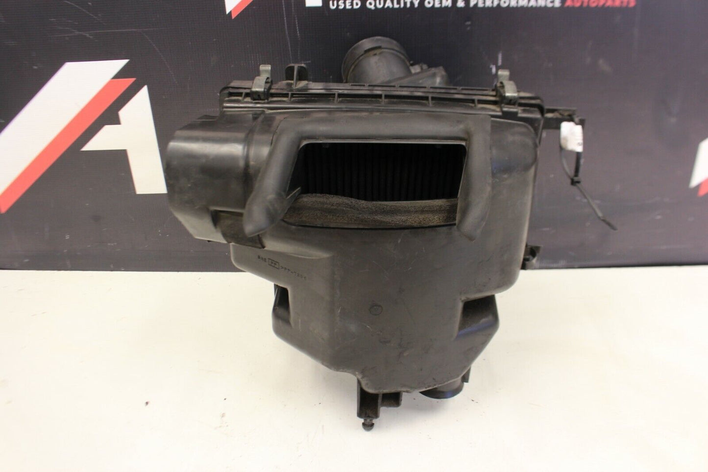 2007 Infiniti G35 coupe Air Intake Box Air Cleaner OEM