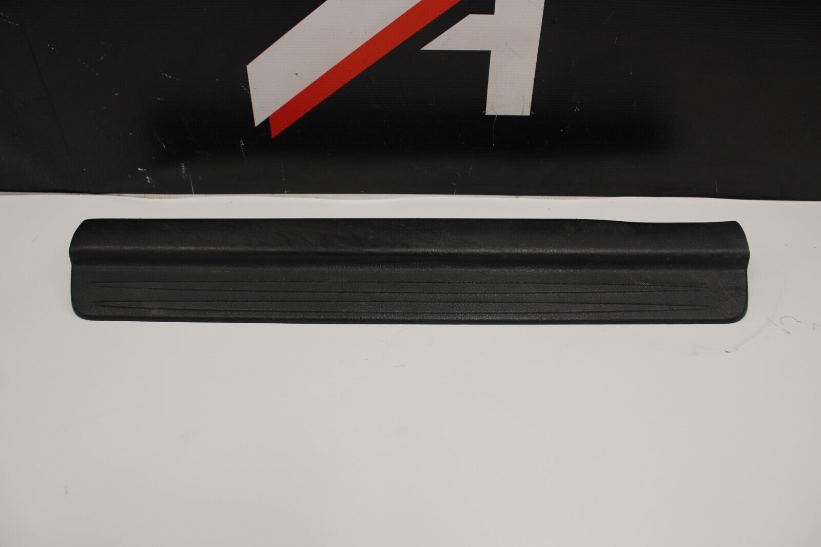 Mitsubishi Evolution Evo 8  2003-2005 RH FRONT DOOR SILL TRIM SCUFF PLATE OEM