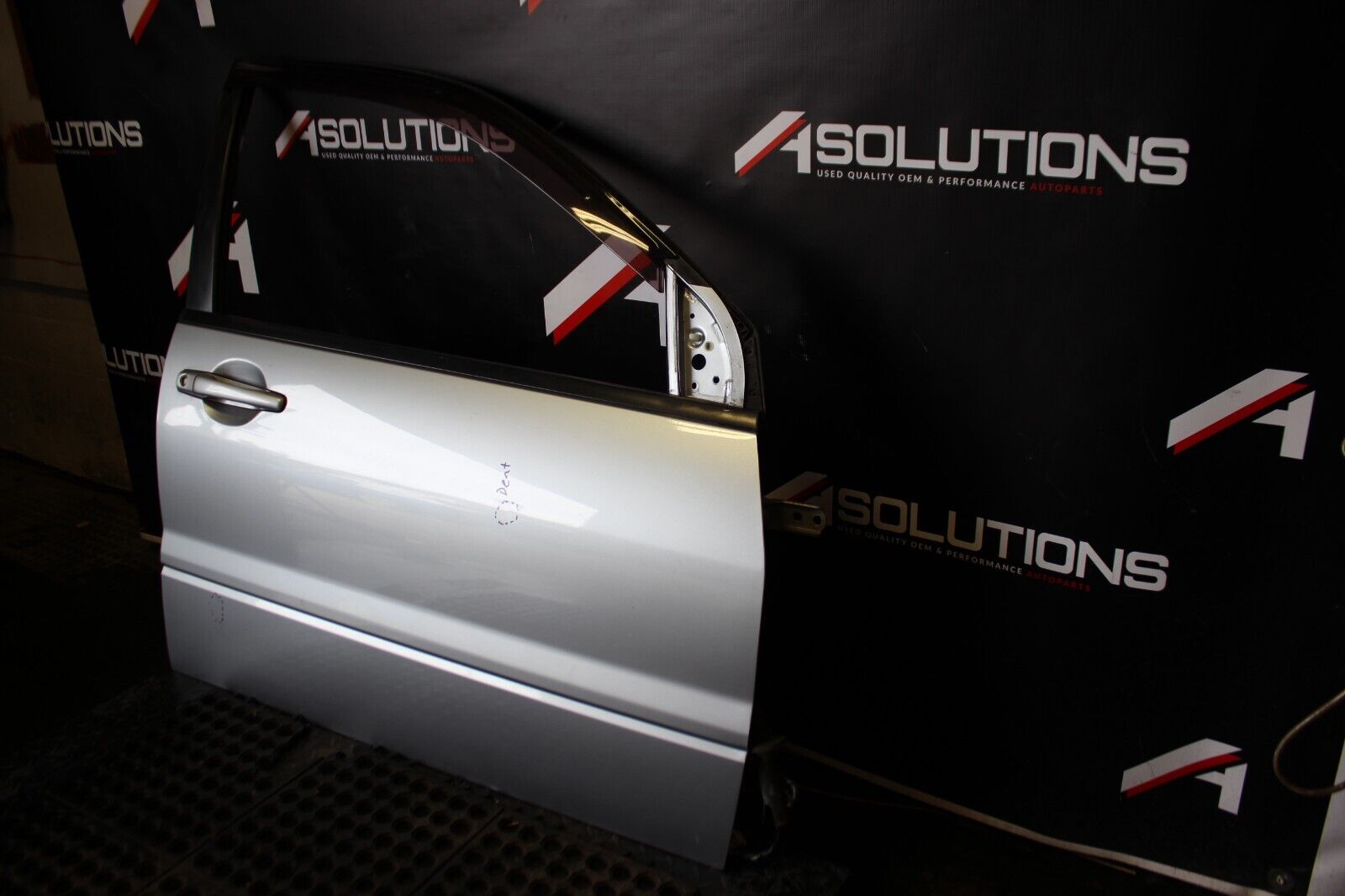 2003-2006 Mitsubishi Evolution 8 EVO VIII 9 FRONT PASSENGER SIDE DOOR