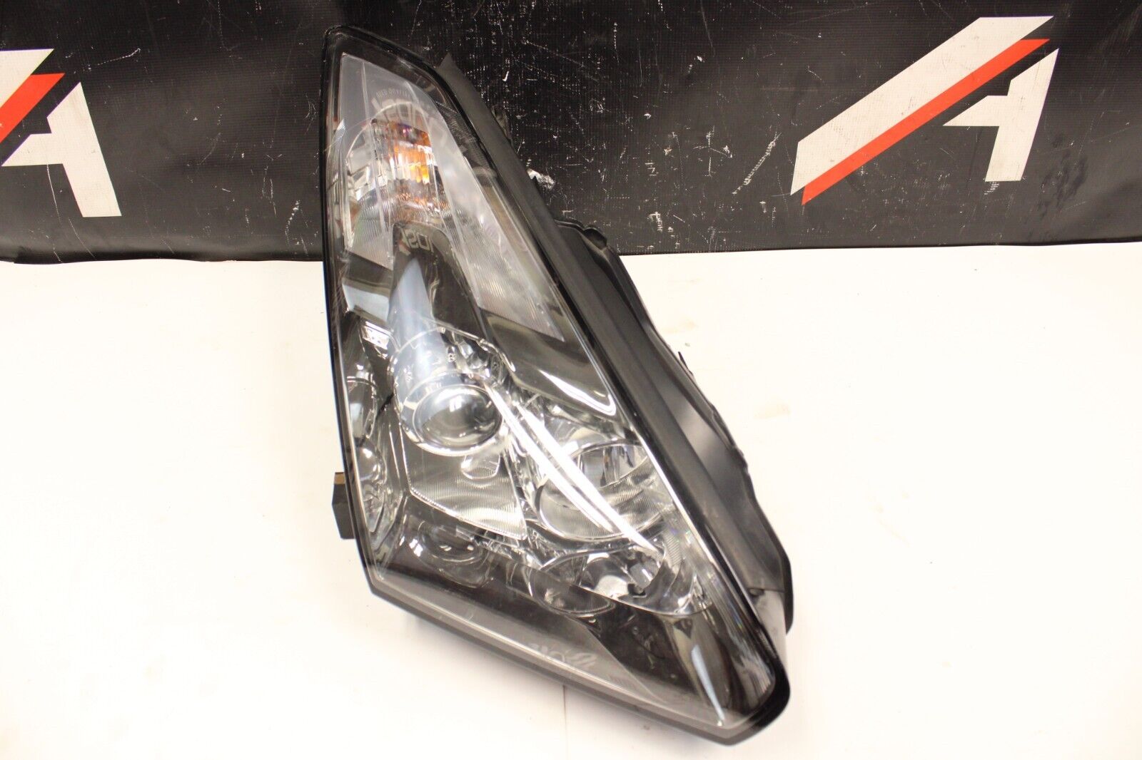 2014 Nissan GTR R35 Passenger Side Headlight OEM *damaged*